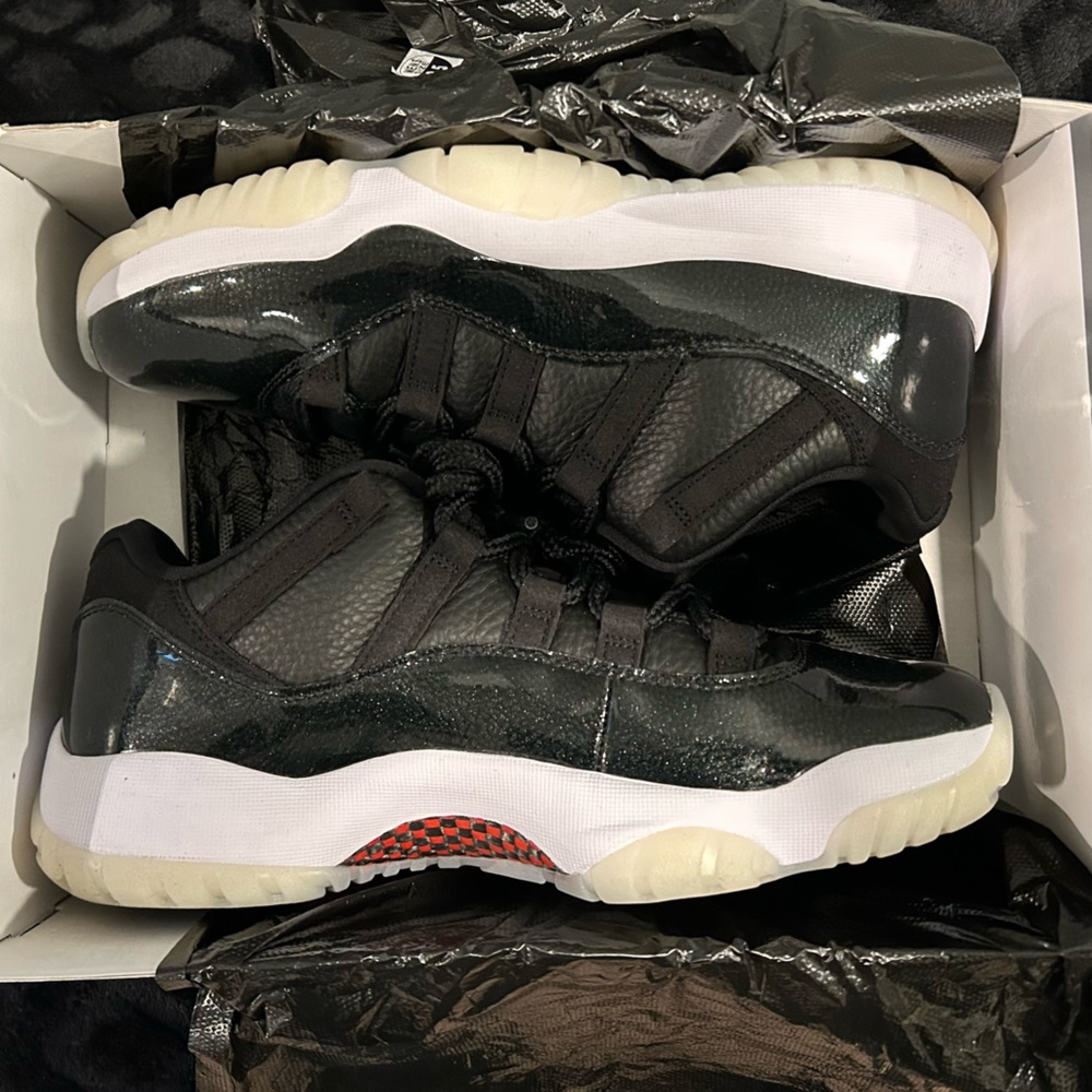 🎁Air Jordan 11 Retro Low Black/Gym Red/White Sail Men’s 8.5 NIB🎄